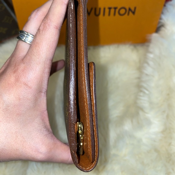 Louis Vuitton wallet large size - Picture 11 of 12